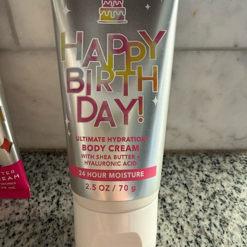 *NEW* Bath & Body Works Happy Birthday Body Cream & Hand Cream . 2.5 Oz & 1 Oz - Picture 5 of 10